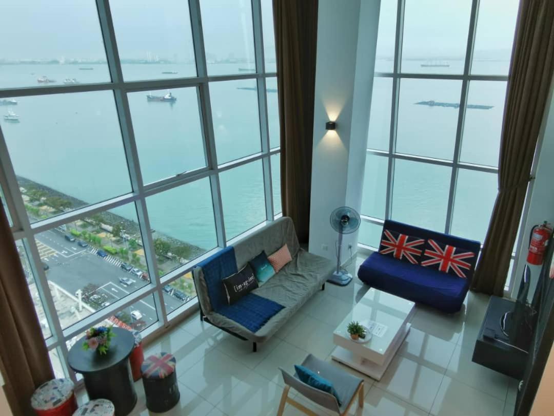 Holidayss Maritime Suites Penang 乔治敦 外观 照片