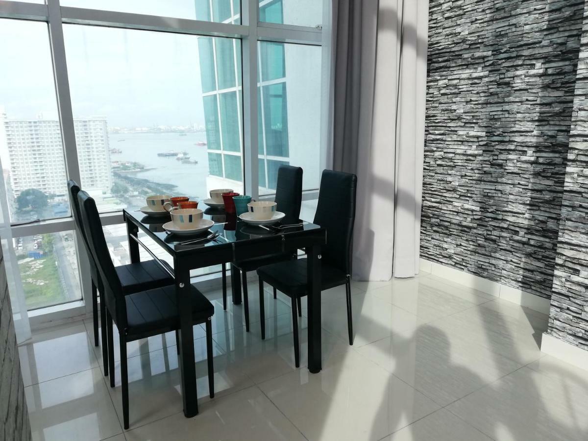 Holidayss Maritime Suites Penang 乔治敦 外观 照片