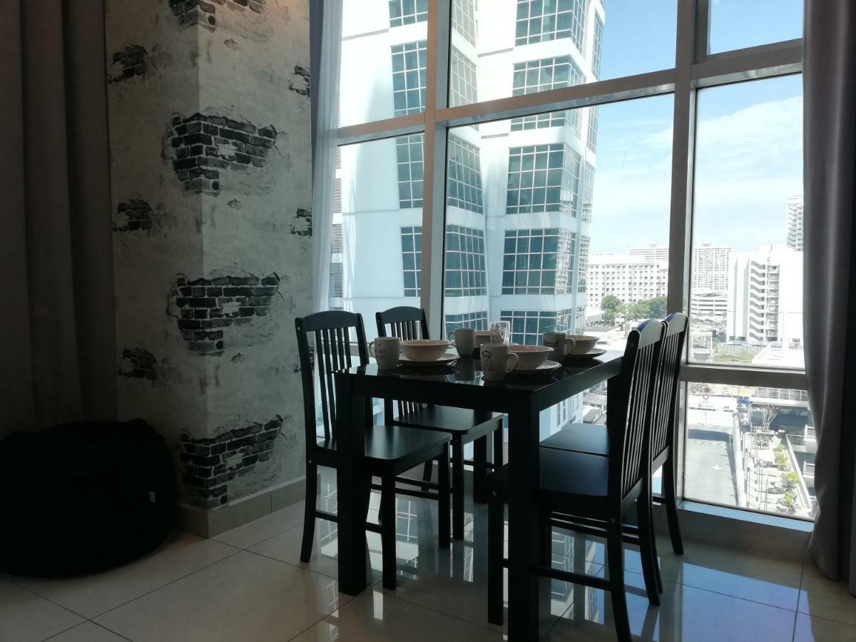 Holidayss Maritime Suites Penang 乔治敦 外观 照片